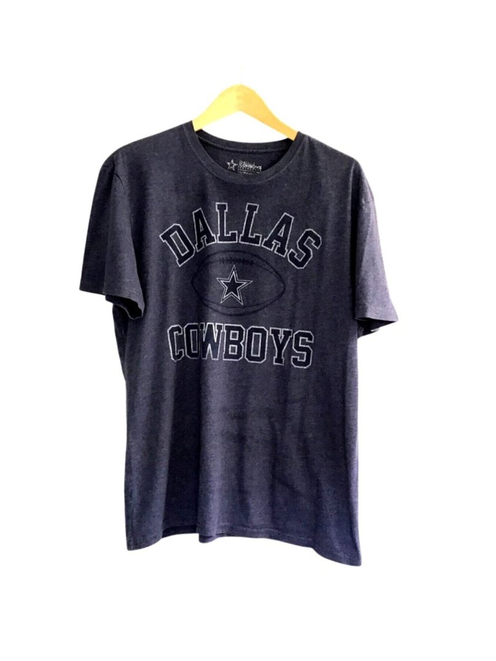 DALLAS COWBOYS- AUTHENTIC MERCH. MEN'S GRAPHIC SHORT SLEEVE T-SHIRT SIZE X-LARGE